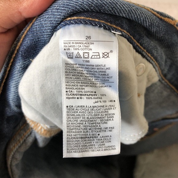 Old Navy High Waisted Shorts Slouchy Button-Fly Cut-Off Jean Shorts Size 26 NWTs - Picture 10 of 10